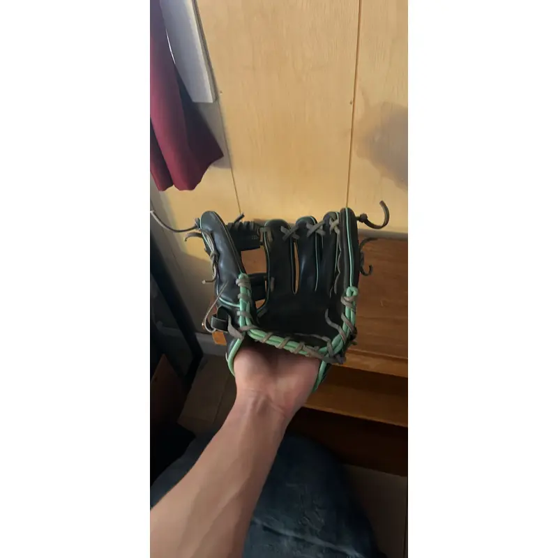 Rawlings Heart of the Hide RH Infield Baseball Glove 11.5" (Used)