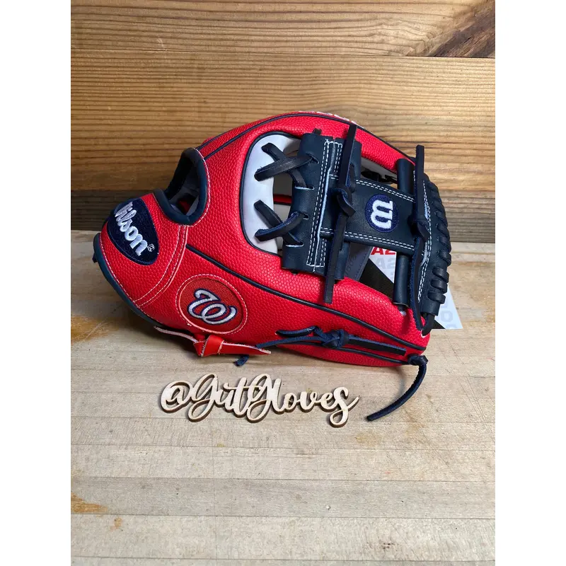Wilson 11.5" A2000 1786 2019 WS Champions