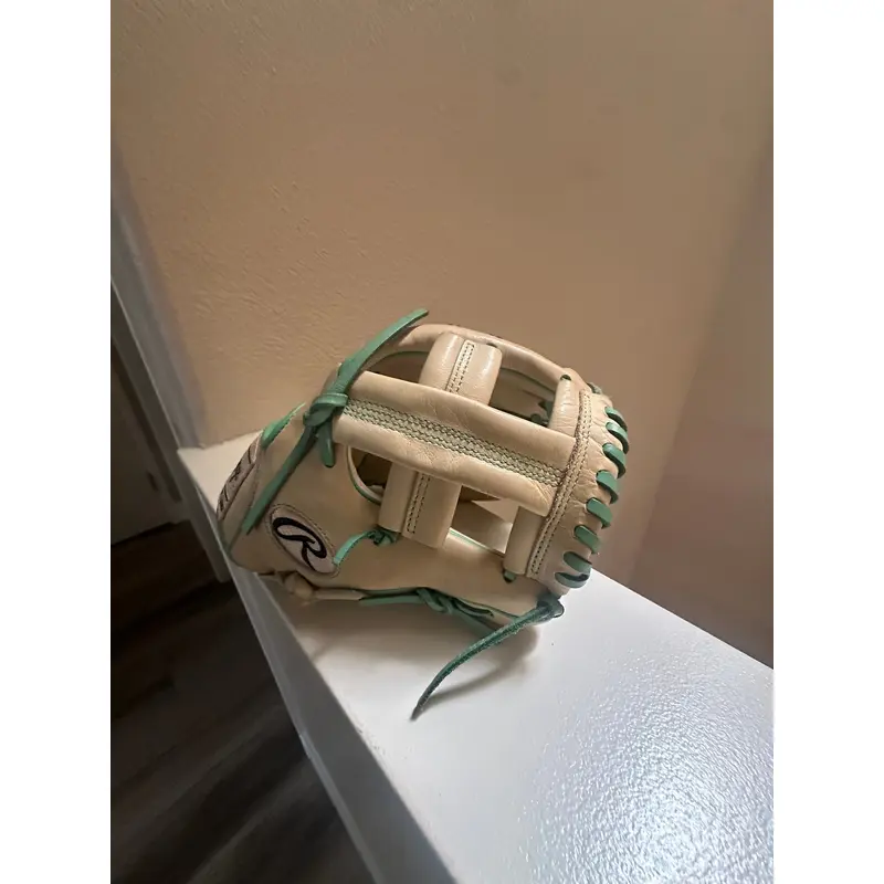 2022 Rawlings Heart of the Hide RH Infield Baseball Glove 11.5" (Used)