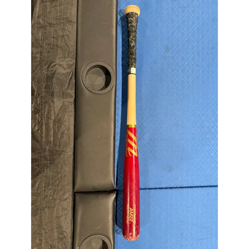 Marucci AM22 Bat (-4) 25 oz 29" (Used)
