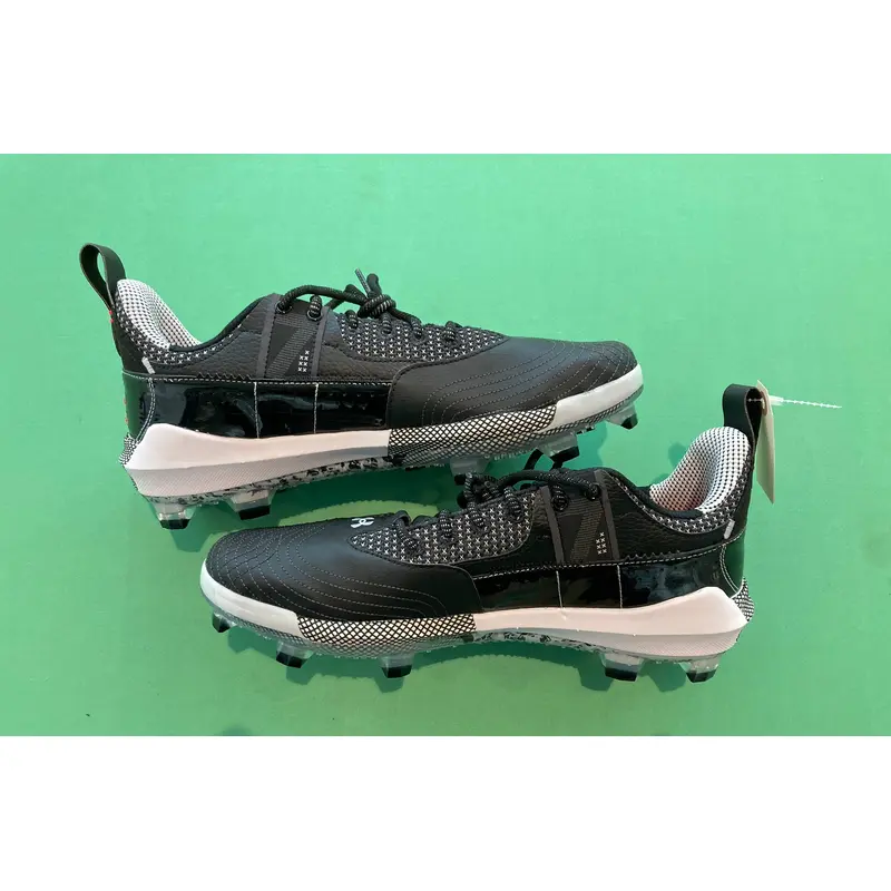 NEW Under Armour Bryce Harper 7 Molded Baseball Cleats | Men's Size 13.5