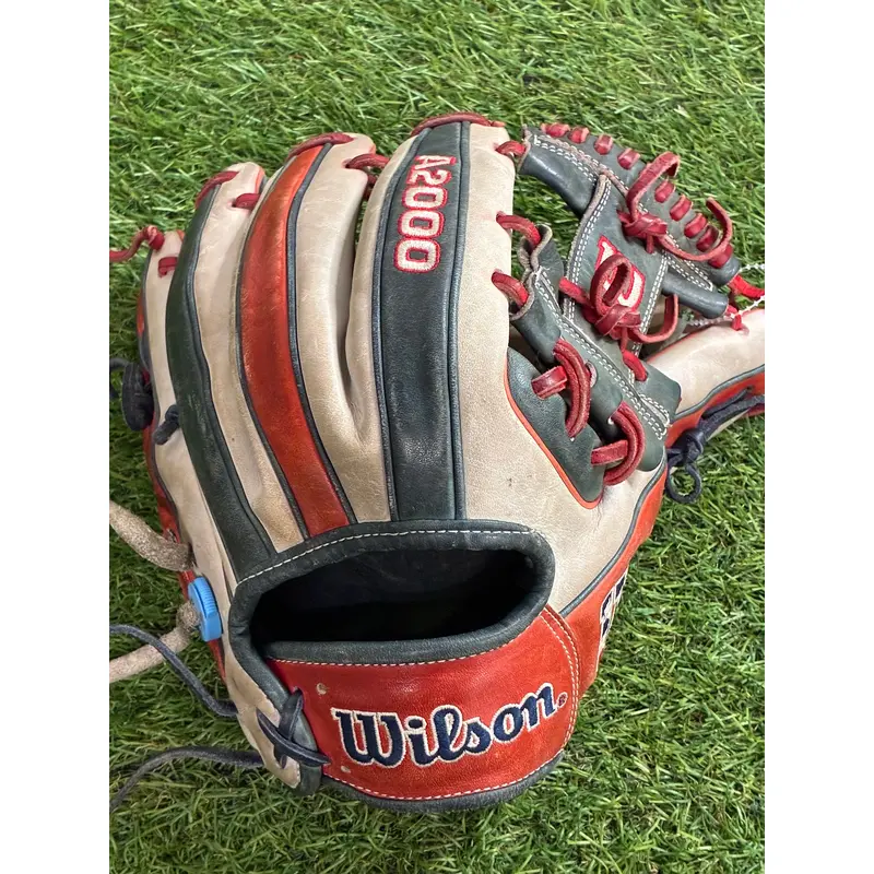 Wilson A2000 1786 RH Baseball Glove 11.5" (Used)