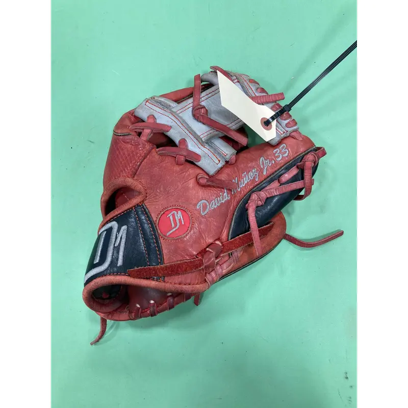 Right Hand Throw Infield Baseball Glove 11.5" (Used)