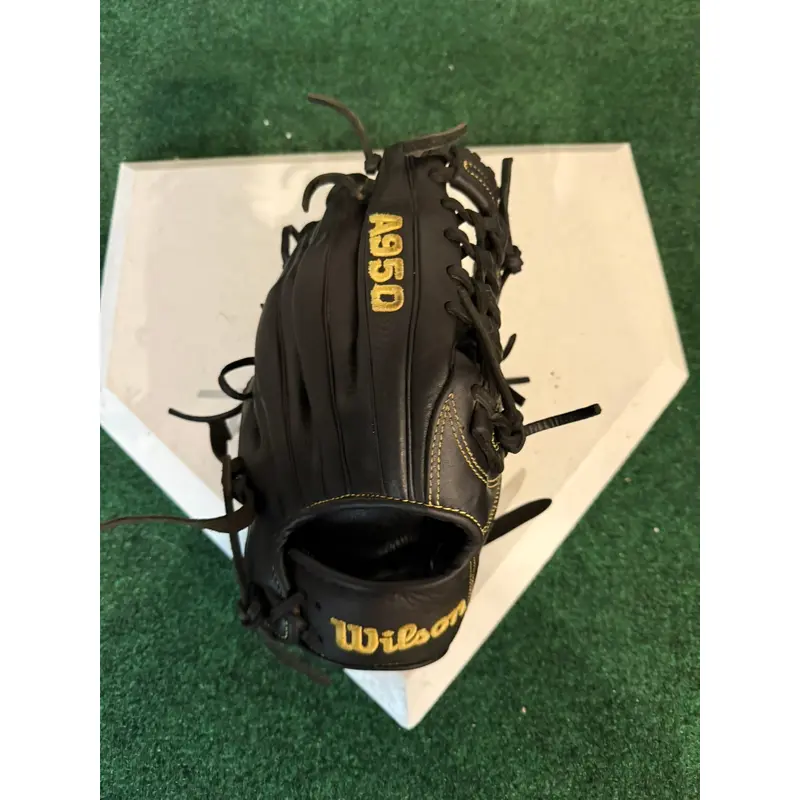 Wilson RH Infield A950 Baseball Glove 11.75" (Used)