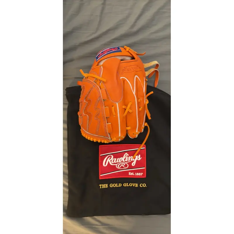 2025 Rawlings RH Pitcher's Heart of the Hide Baseball Glove 11.75" (Used)