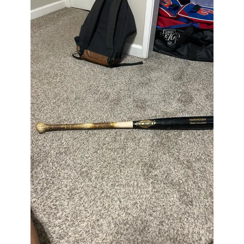 Broken Game Used Maple   33.5" Bat