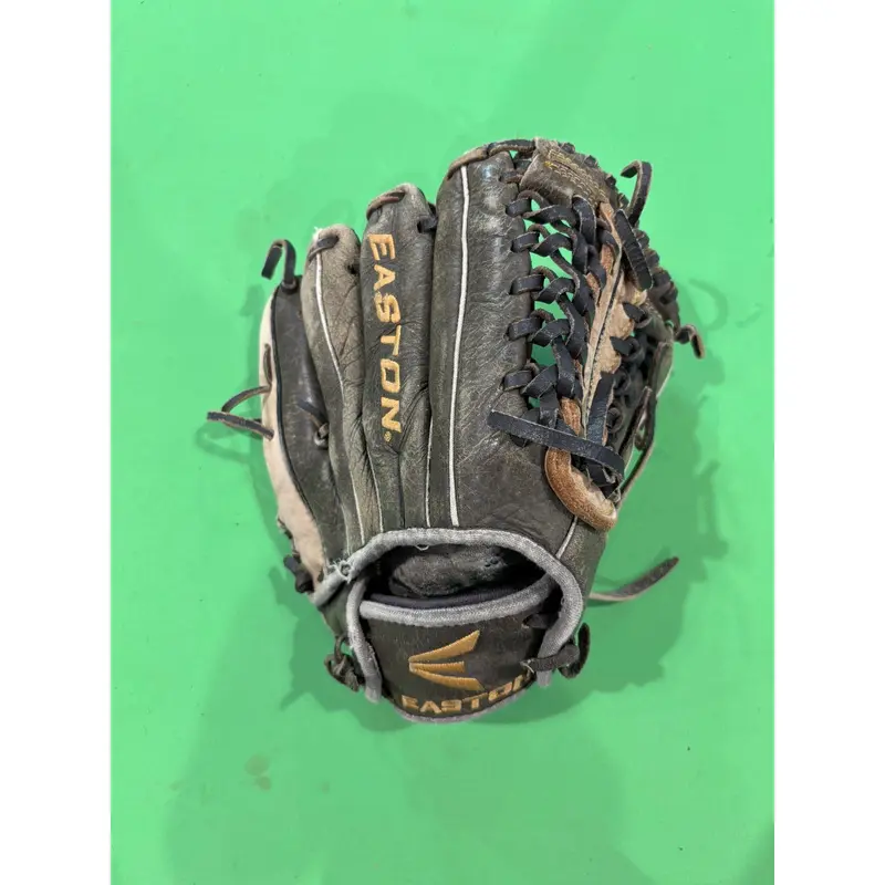 Easton Rival RHT Outfield Baseball Glove 11"