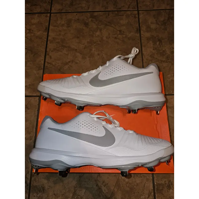 Nike Alpha Huarache 3 Varsity Low Baseball Cleats White/Grey Men's Size 16
