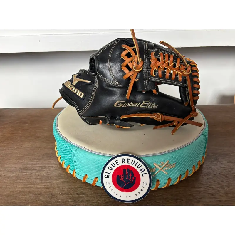 Mizuno RH Infield Global Elite VOP Baseball Glove 11.75" (Used)
