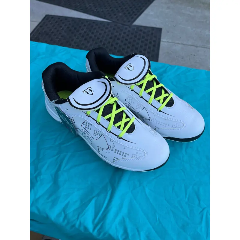White New Size 11 (Women's 12) Adult Men's Under Armour Low Top Footwear Metal