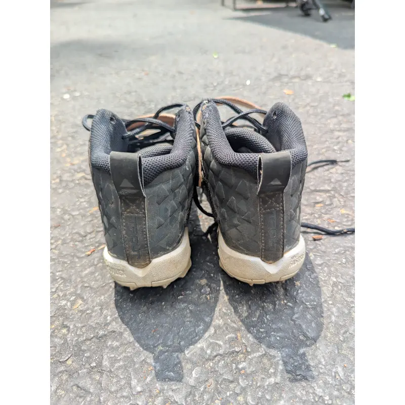Black Kid's 6Y (Big Kids / Youth) Youth Nike High Top Molded Cleats (Used)
