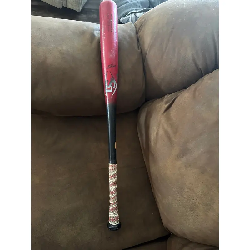 Great Black/red Wood Bat