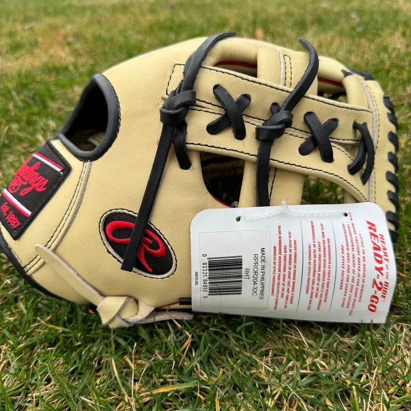 Rawlings PROR204-32C 11.5" Heart Of The Hide R2G Baseball Glove Narrow Fit