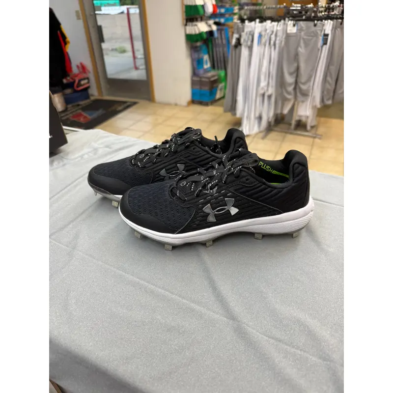 Under Armour Metal Baseball Cleats - Size 6.5