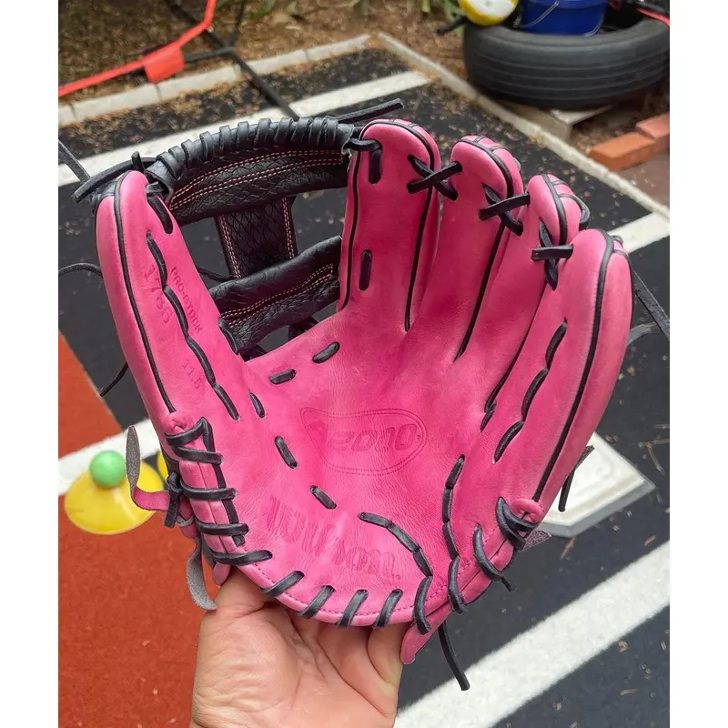 2023 Wilson A2000 1786 RH Infield Baseball Glove 11.5" (Used)