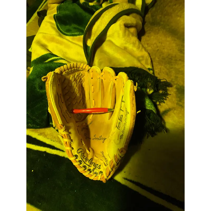 Used Rawlings RBG64 Glove