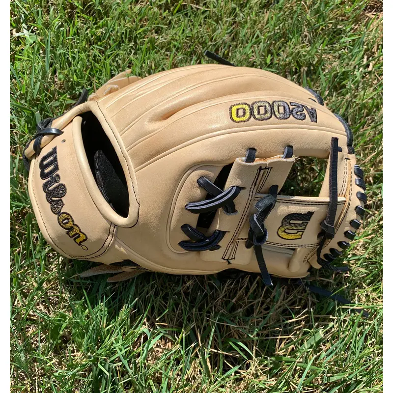 Wilson A2000 1786 - Excellent Condition