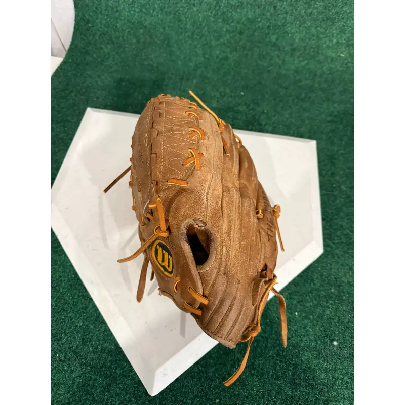 Wilson A2000 Baseball Glove 2002 LHT