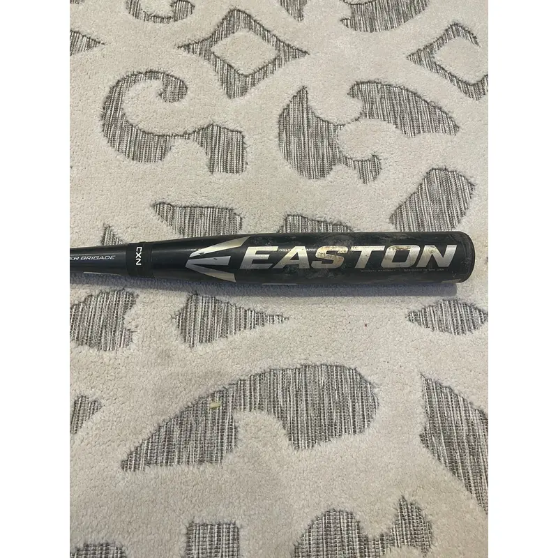 Used USSSA Certified 2017 Easton Composite Mako Beast Bat (-11) 18 oz 29"