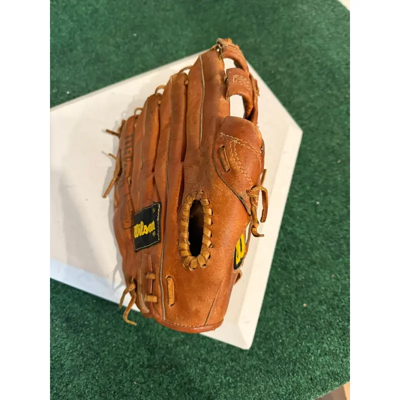 Wilson Right Hand Throw Baseball Glove 12" (Used)
