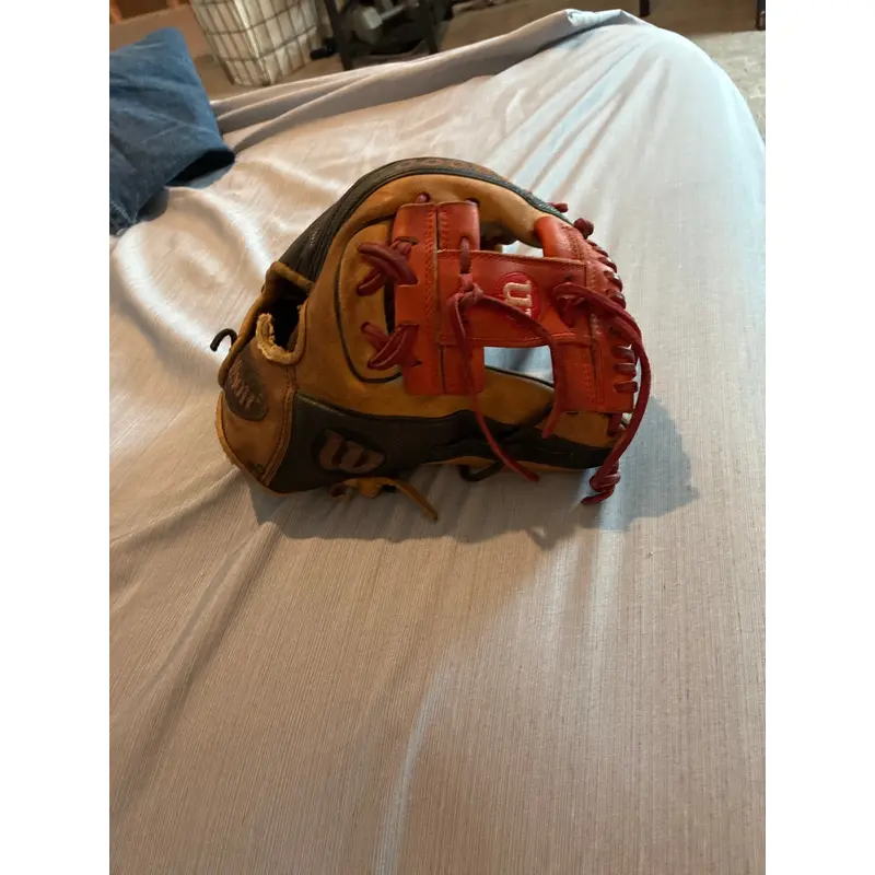 Wilson RH Infield A2000 1786 Baseball Glove 11.5" (Used)