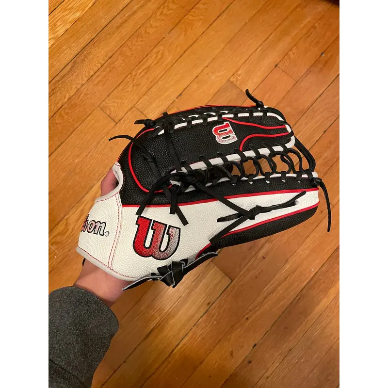 New 2023 Wilson A2000 12.75 outfielder Black/Red With SPIN CONTROL and SUPERSKIN