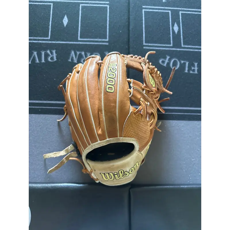 Wilson A2000 1787 Spin Control 11.75 Infield Glove
