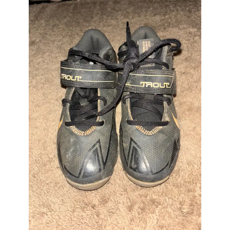 Black Kid's  Youth Nike High Top Trout (Used)