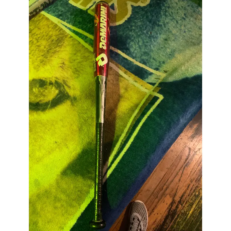Used DeMarini Vendetta Bat 17 oz 29"