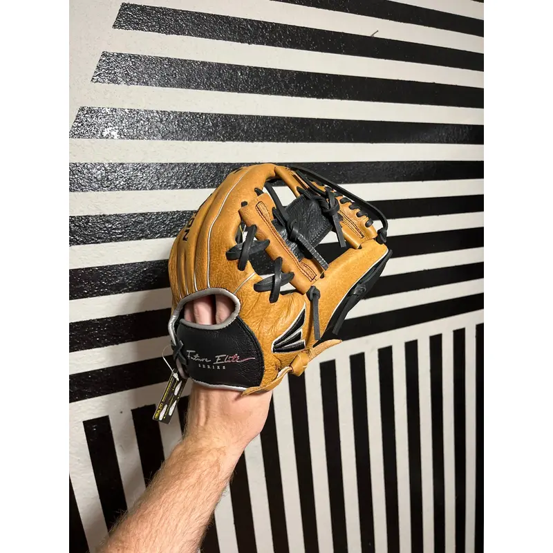 Easton Future Elite Series 11 youth baseball glove