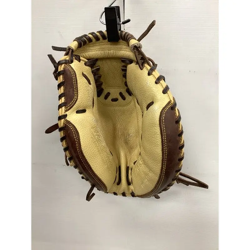 Used Akadema AGC98 BB/SB Catchers RH Throw Tan 32" 11851-S000034698