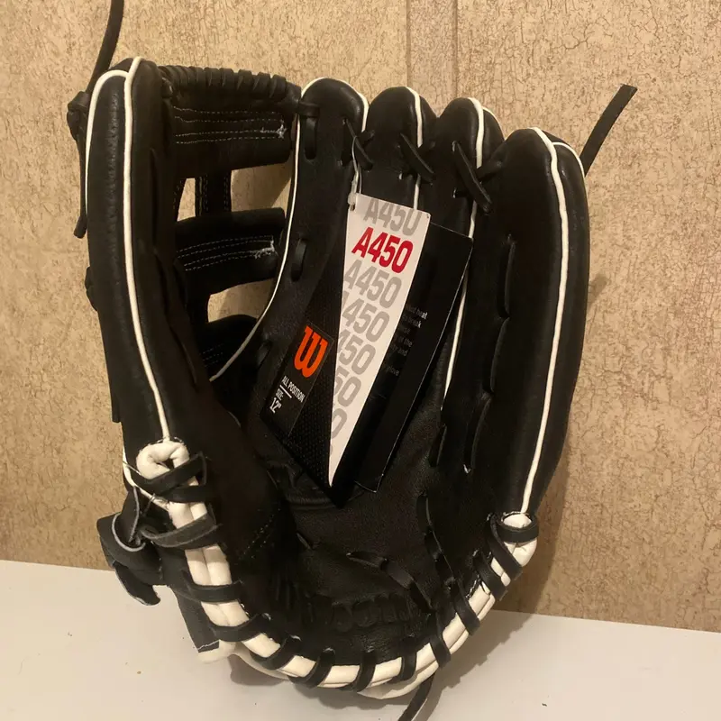 Wilson 2022 A450 12" Outfield Baseball Glove - Right Hand Throw