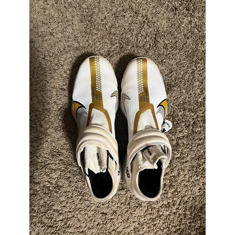 Trout High Top Metal cleats