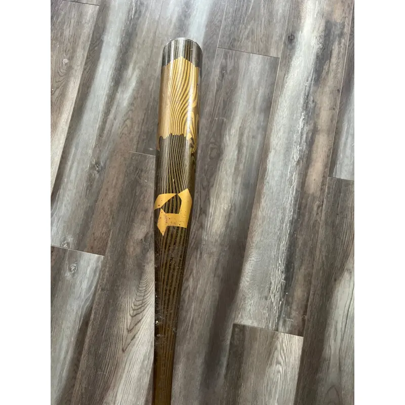 Used  DeMarini BBCOR Certified Alloy 31 oz 34" Voodoo One Bat