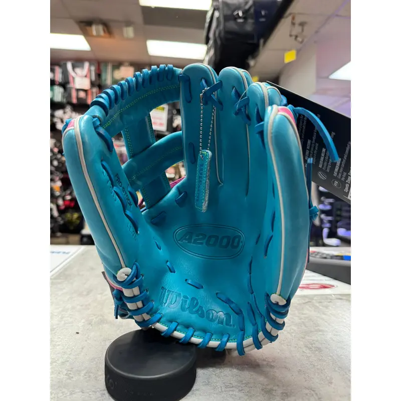 Right Hand Throw (new) 11.75" A2000 1785 Baseball Glove