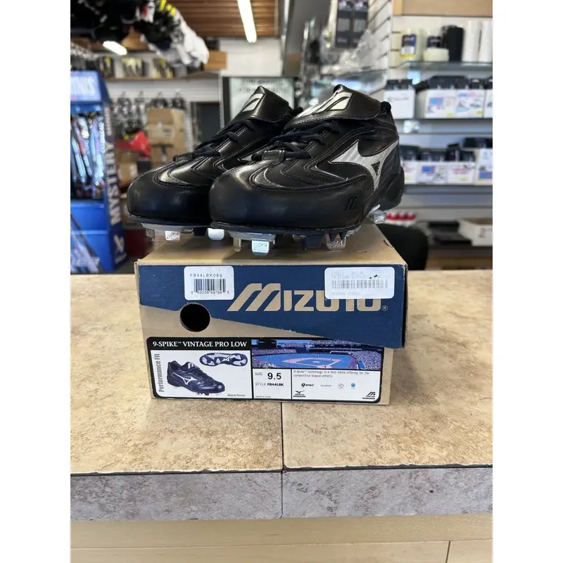 Black New Size 9.5 (Women's 10.5) Adult Men's Mizuno Low Top Metal