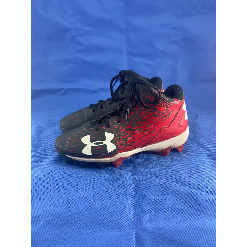 Size 13K Under Armour Baseball Cleats