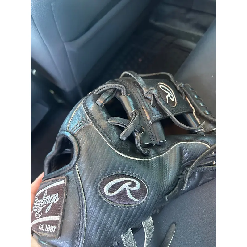 Rawlings Baseball Glove