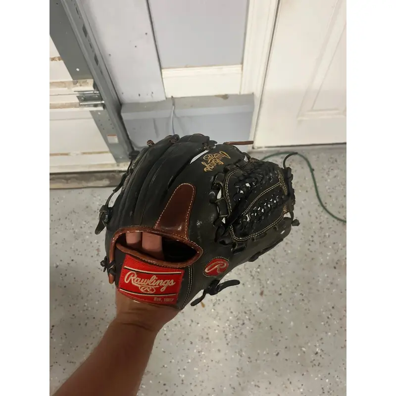 Right Hand Throw 12" (Used) Heart of the Hide Baseball Glove