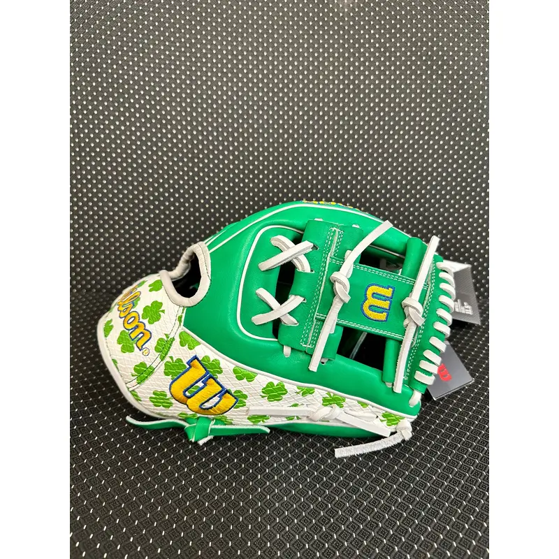 New Infield 11.5" A2000 Baseball Glove