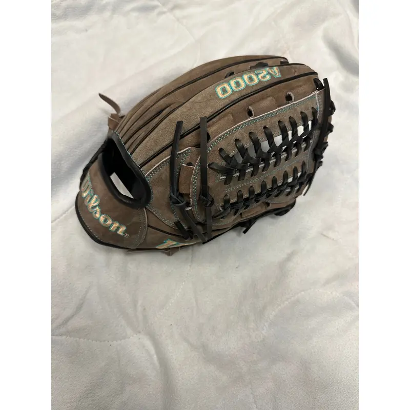 New Pitcher's 11.75" A2000 Baseball Glove