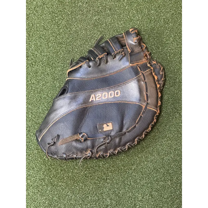 Wilson A2000 12.25 1st Base Mitt (1917)