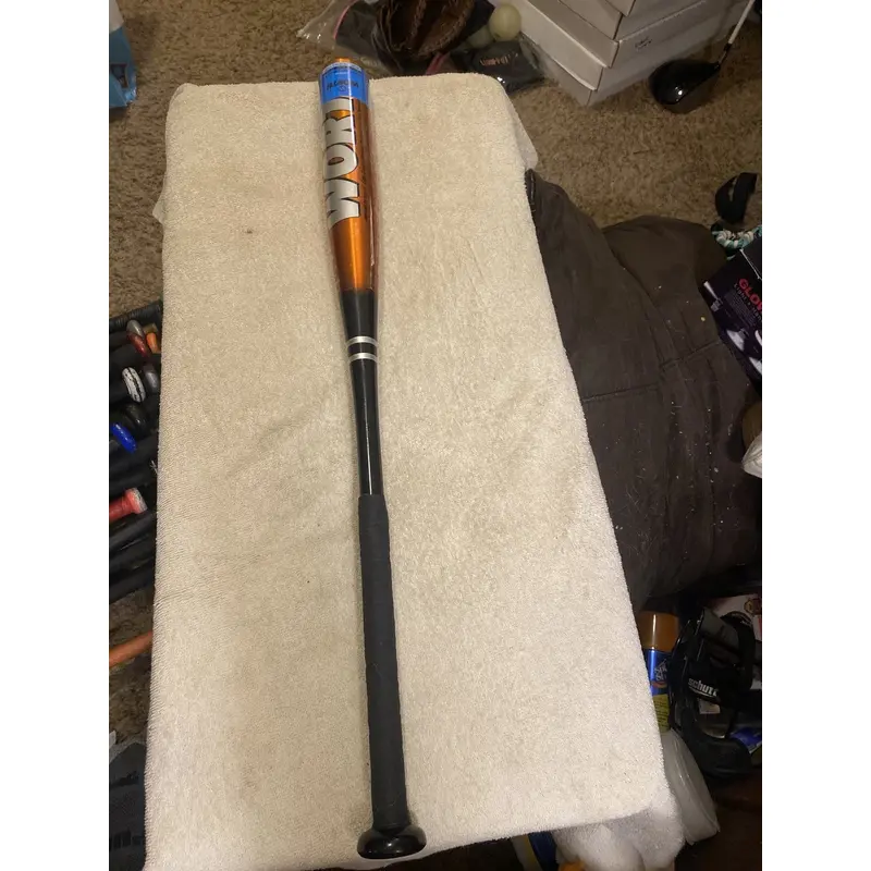 Worth Wicked 30/19 Alloy (-11) 19 oz 30" Wicked Bat