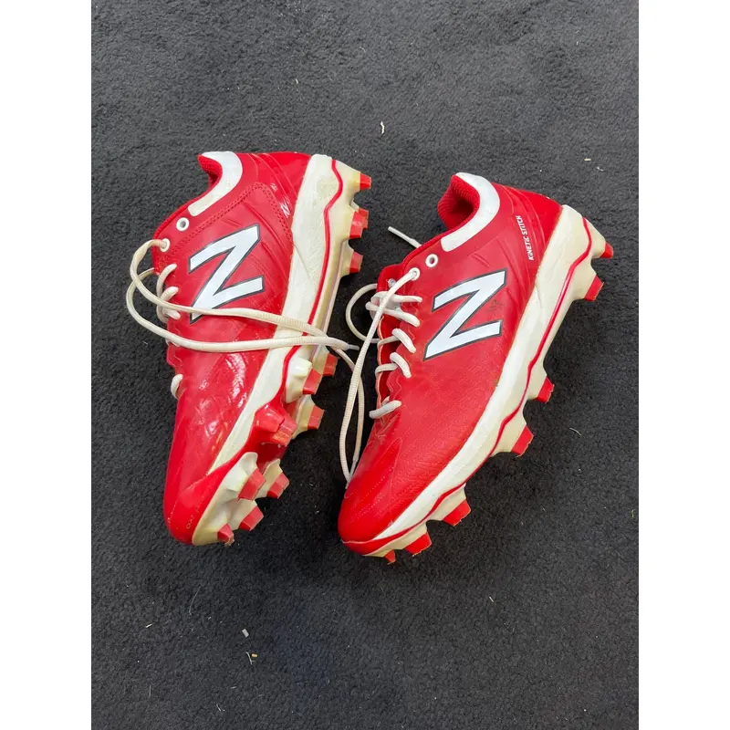 New balance molded cleats 9.5 Red Baseball