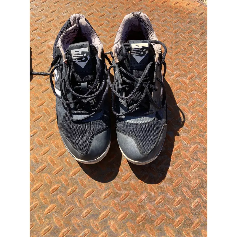 Men's Size M 7.5 (W 8.5) New Balance Low Top Metal (Used)