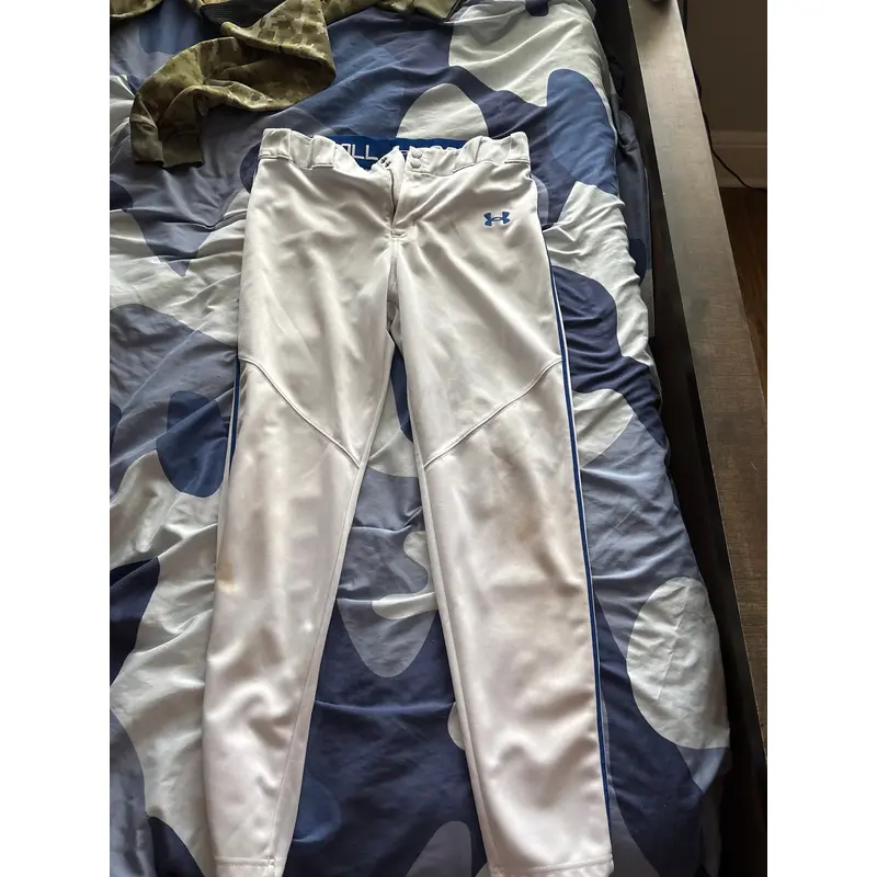 White Men's Youth XL Under Armour (Used)