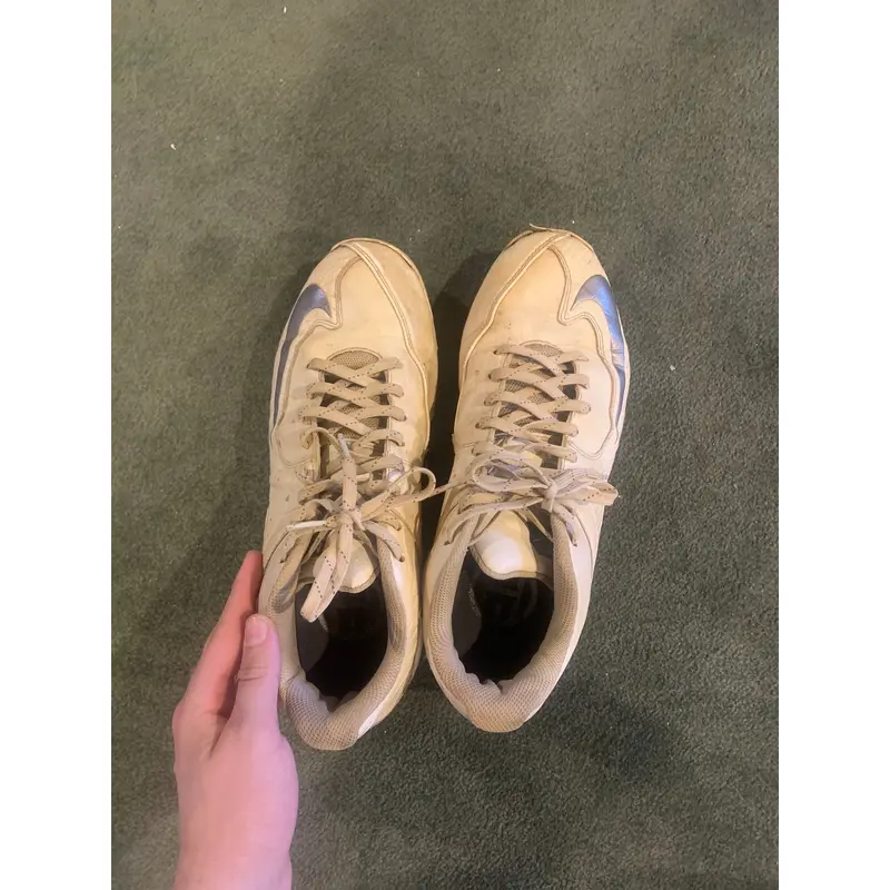 White Used Metal Low Top