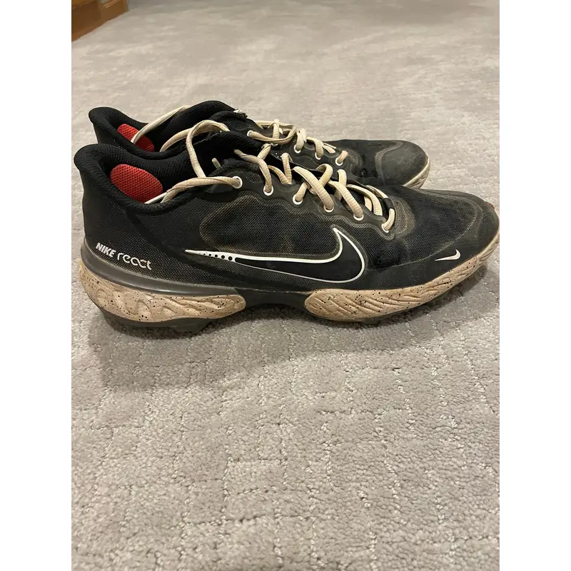 Nike Alpha Huarache Size 10 Metal Cleats (used)