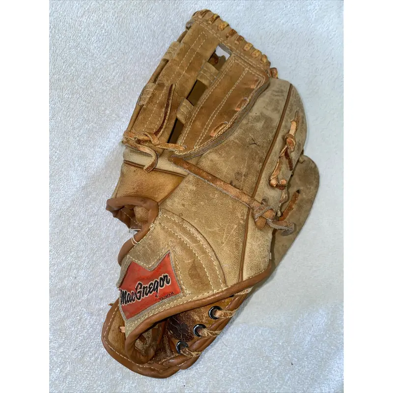 MacGregor Joe Morgan Righthand Throw Baseball Glove G11T Autograph Model