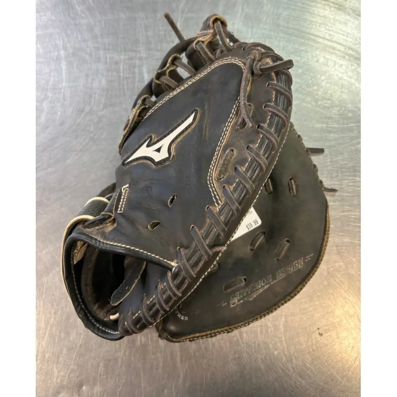 Mizuno Right Hand Throw Catcher's A Flex Baseball Glove 32" (Used)